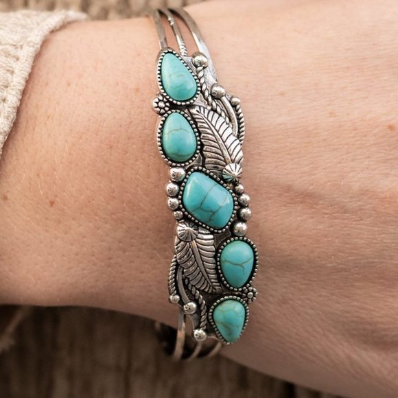 Cottage Living Bracelet